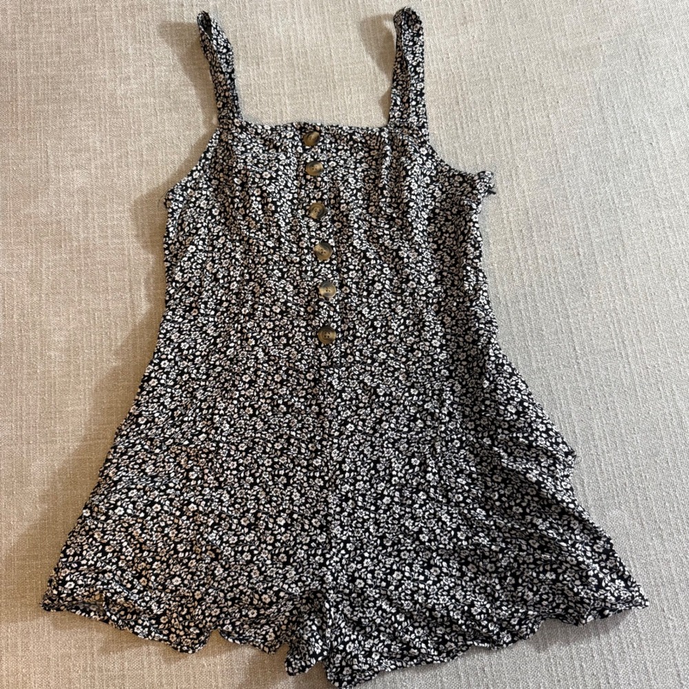 American‎ Eagle Floral Romper Medium Shortall Button Front Smocked Back Boho